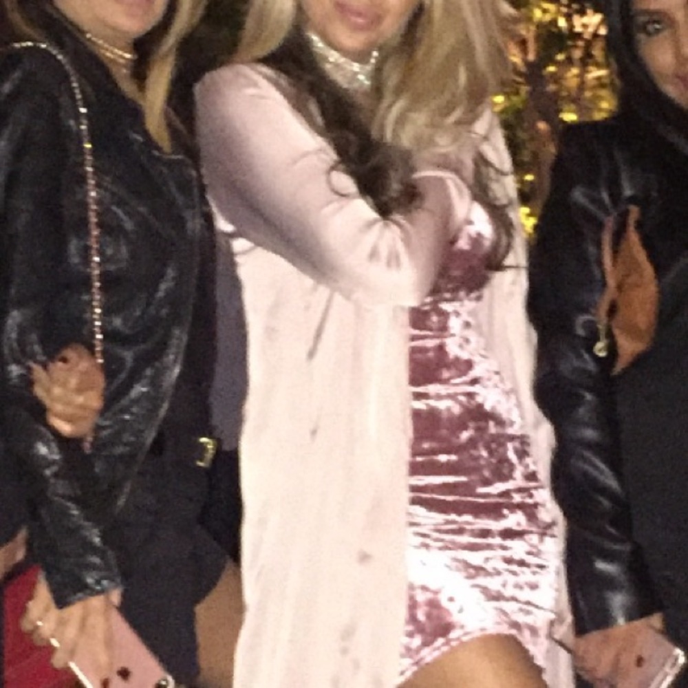 Pink velvet mini dress 🎀
